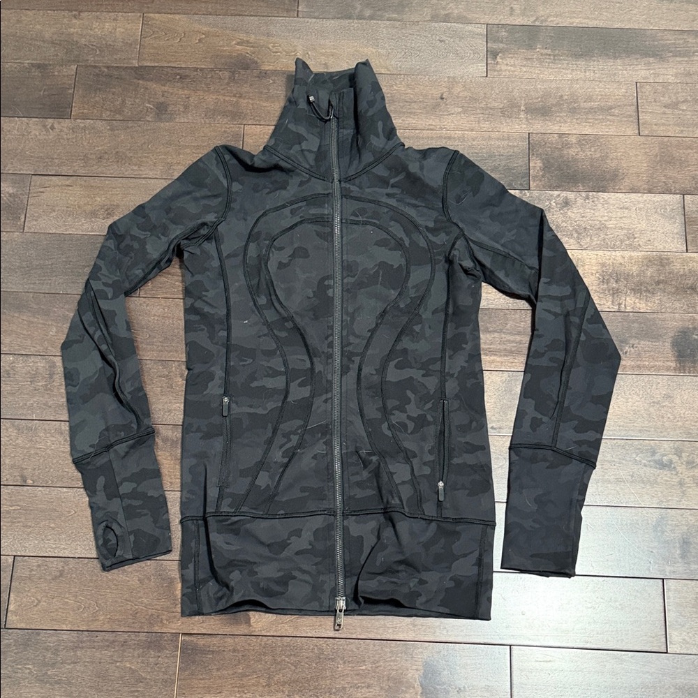 Lululemon luon full zip Black Camouflage Jacket size 4 euc